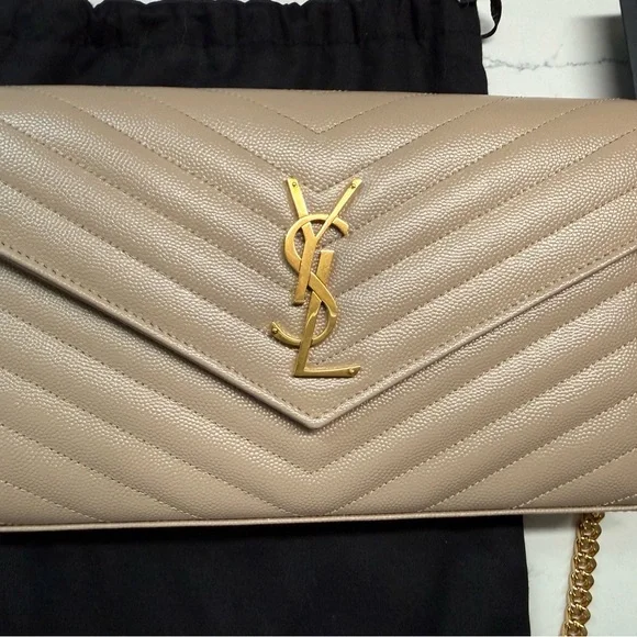 CLASSIC CASSANDRE Chain Wallet in Grain de Poudre Leather (Dark Beige) - Picture 2 of 15